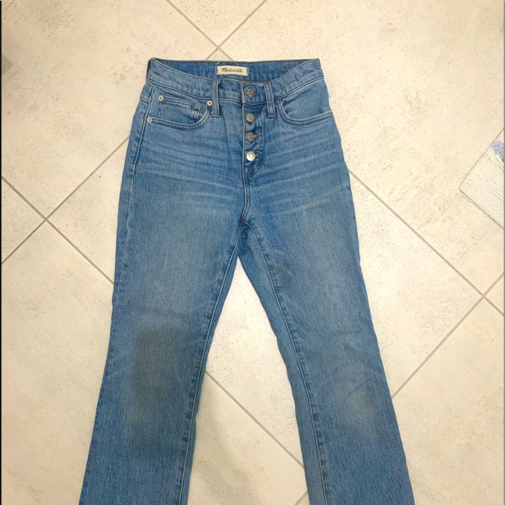 Super cute Madewell demi boot cut jeans